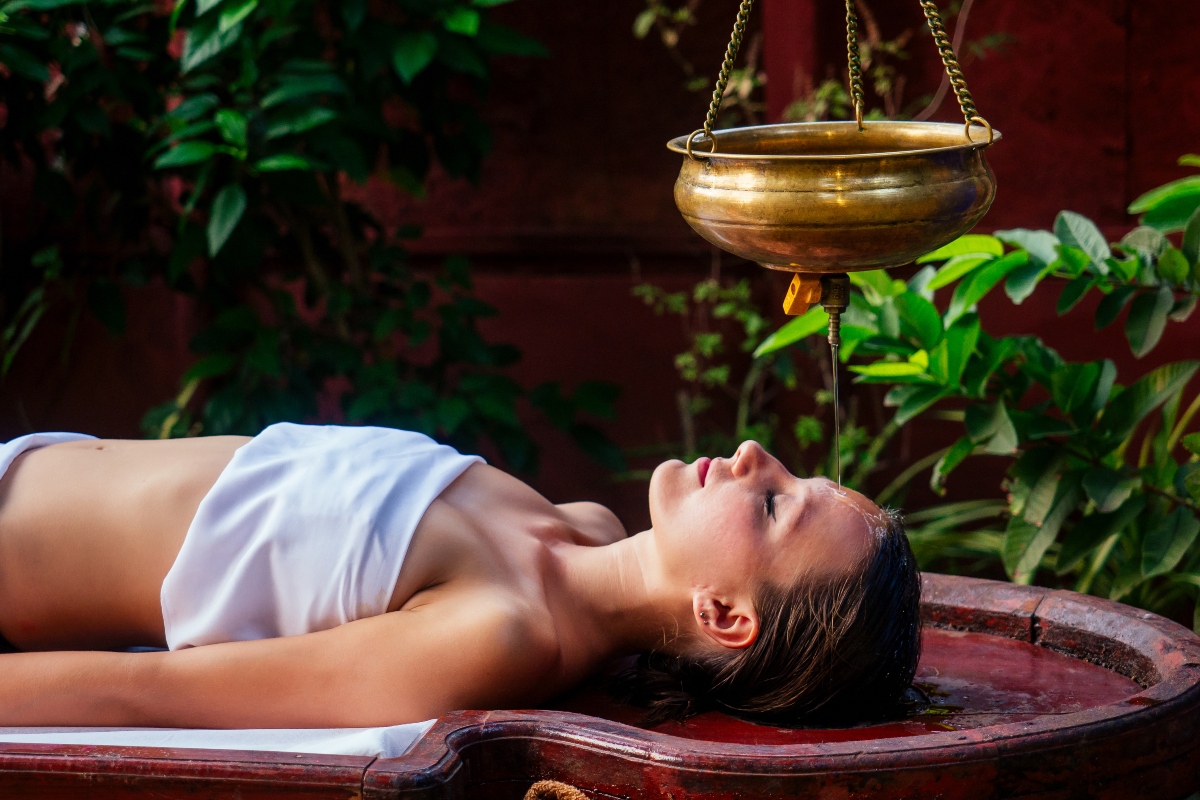 ayurveda-massage-alternative-healing-therapy